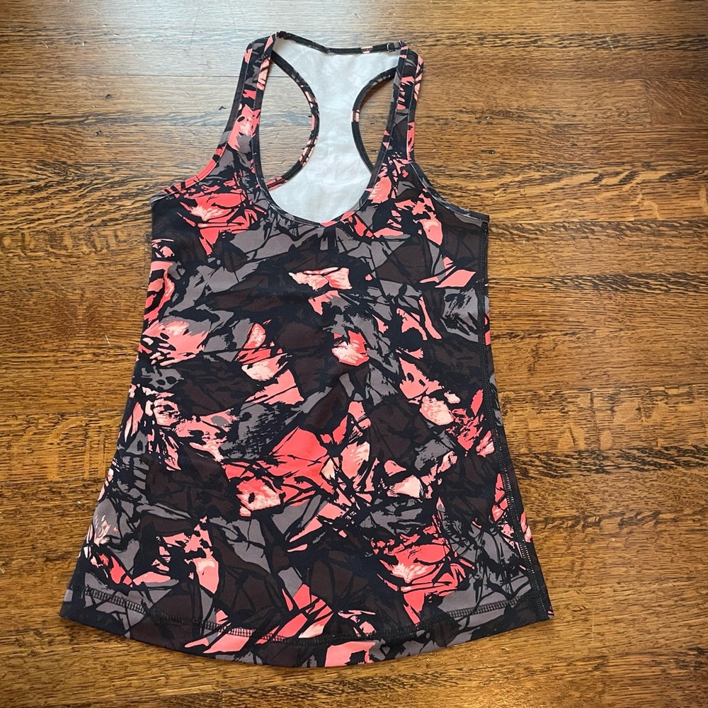 Lululemon tank